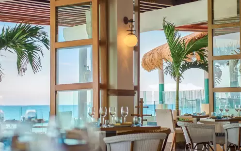 Las Brisas Restaurant & Lounge Bar